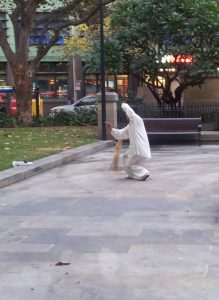 Morning SP. Spotted this guy while waiting for my bus. He had that twangy chinese music playing,  very peaceful.  Opposite to how im feeling. Anyway, made me smile. Hope it makes u smile too. Take care everyone. 